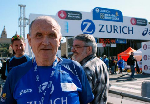 Miquel Pucurull en la meta del Marató de Barcelona 2015